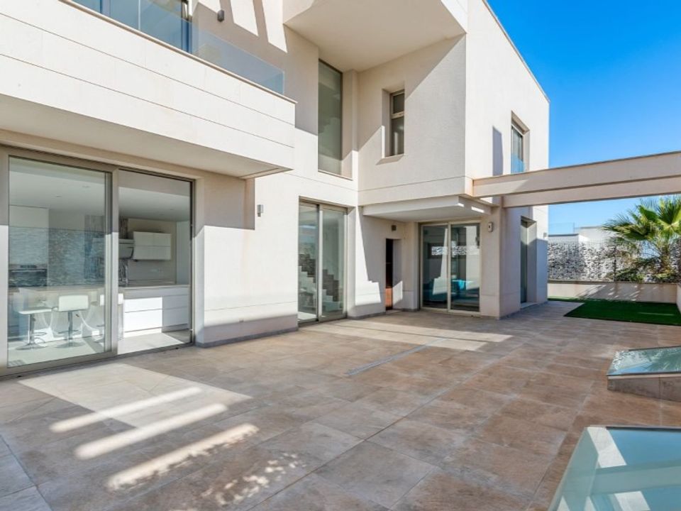 6 غرف نوم فيلا في La Zenia, Spain رقم 183589