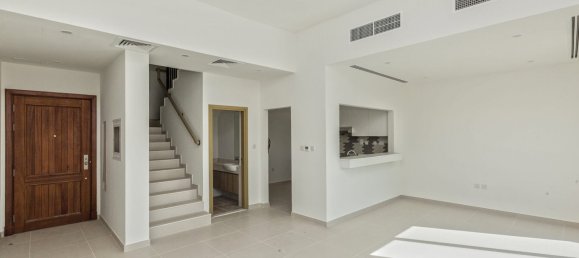 Вилла с 2 спальнями в Dubai Land, ОАЭ № 111159 6