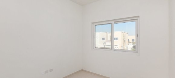 Вилла с 2 спальнями в Dubai Land, ОАЭ № 111159 9