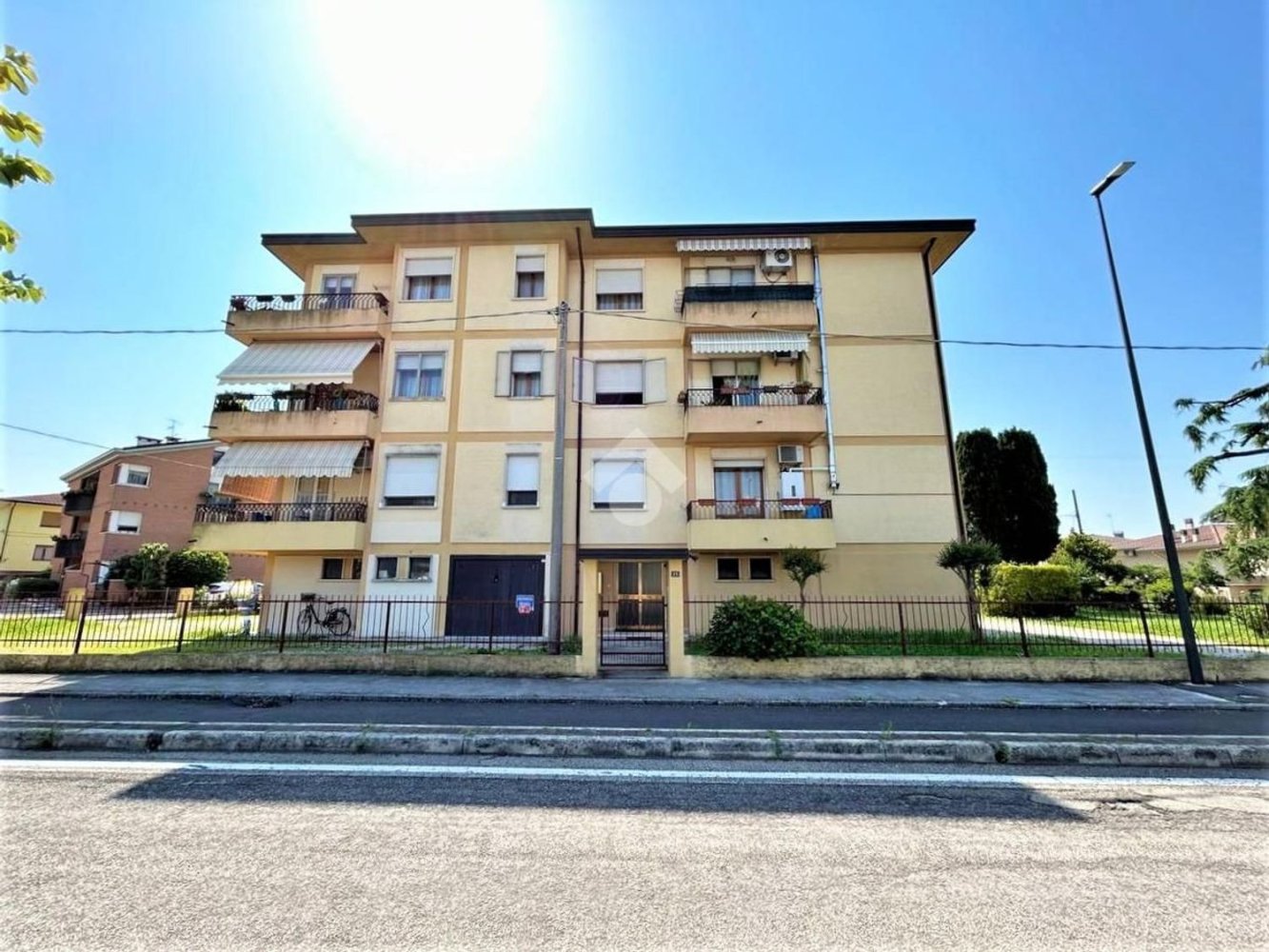 3 rooms Apartment in Creazzo, Italy No. 265134