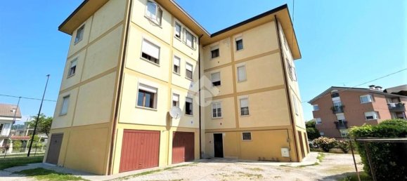 3 rooms Apartment in Creazzo, Italy No. 265134 18