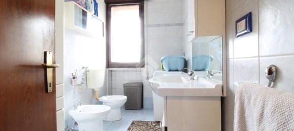 3 rooms Apartment in Creazzo, Italy No. 265134 15