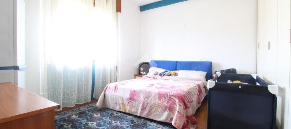 3 rooms Apartment in Creazzo, Italy No. 265134 10
