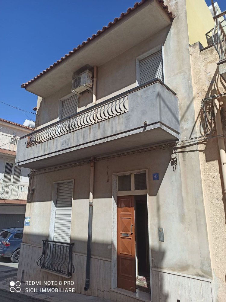 4 rooms House in Pachino, Italy No. 61170