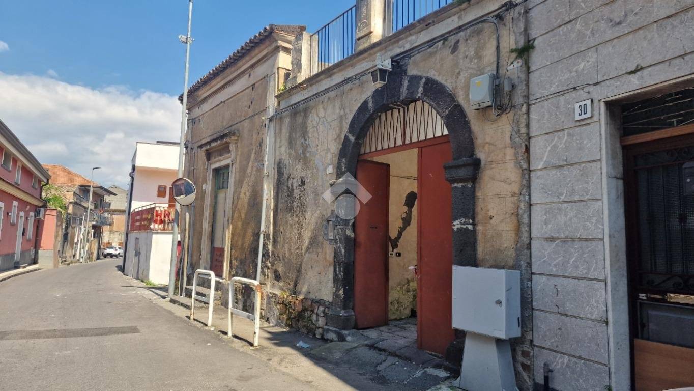 2 غرف نوم منزل في Aci Sant'Antonio, Italy رقم 322627