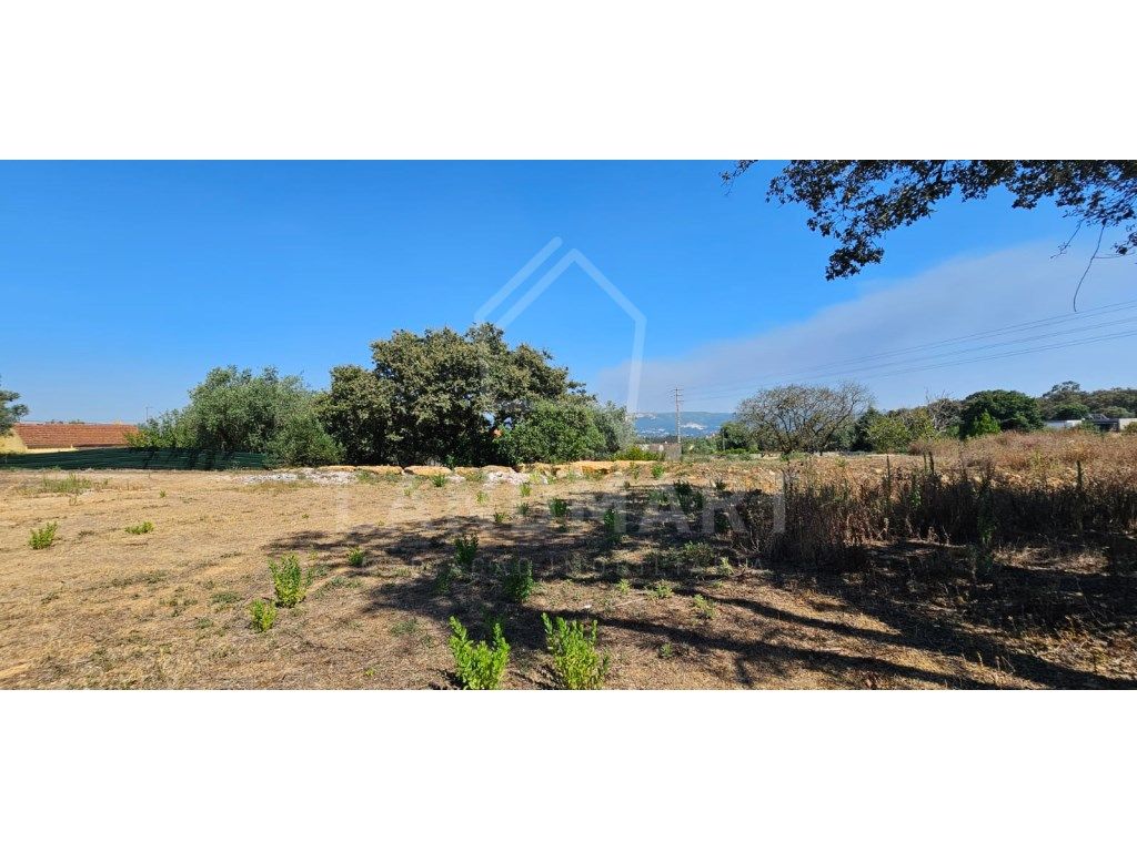 1999m² Land in Turquel, Portugal No. 214434