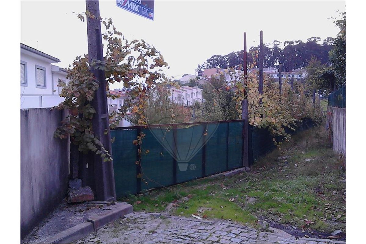 992m² Land in Lousada, Portugal No. 62451