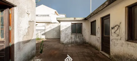 Casa de 3 dormitorios en Sao Felix da Marinha, Portugal No. 134780 3