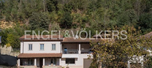 4 غرف نوم فيلا في Incisa Scapaccino, Italy رقم 125628 3