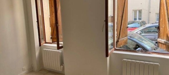 1 bedroom Apartment in Coulommiers, France No. 328064 2