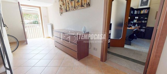 2 Schlafzimmer Haus in Bari, Italy, Nr. 301868 3