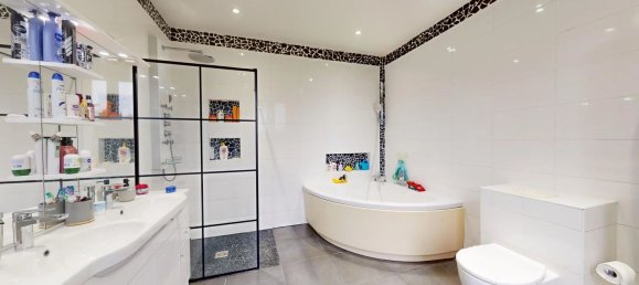 3 Schlafzimmer Haus in Montfermeil, France, Nr. 137327 16