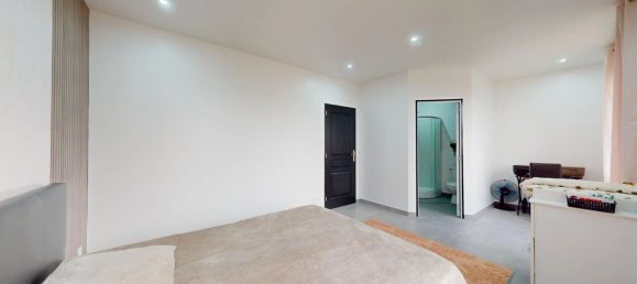 3 Schlafzimmer Haus in Montfermeil, France, Nr. 137327 18