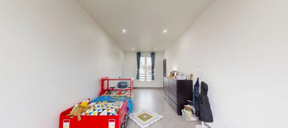 3 Schlafzimmer Haus in Montfermeil, France, Nr. 137327 2