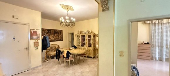 3 Schlafzimmer Wohnung in Naples, Italy, Nr. 257512 4