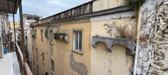 3 Schlafzimmer Wohnung in Naples, Italy, Nr. 257512 16