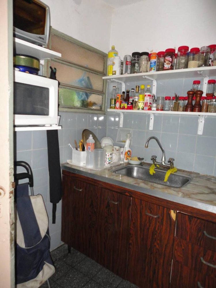 320m² Building in Buenos Aires, Argentina No. 108942