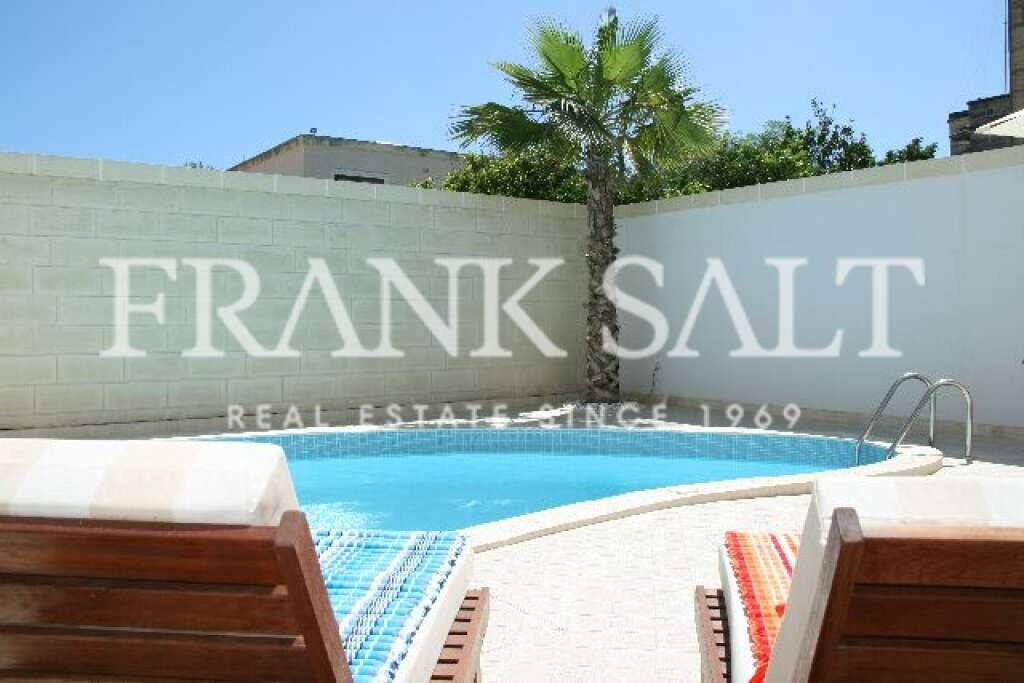 3 bedrooms Villa in Attard, Malta No. 6513