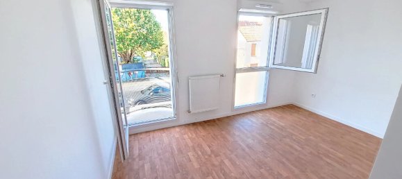 3 bedrooms House in Epernon, France No. 225465 5