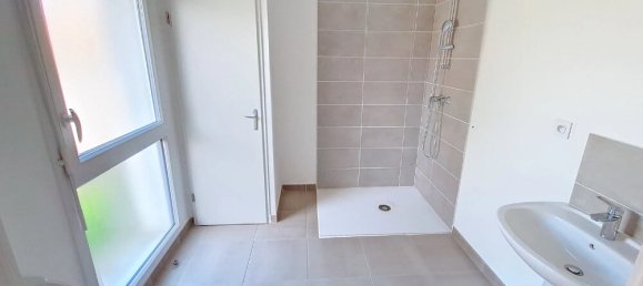 3 bedrooms House in Epernon, France No. 225465 11