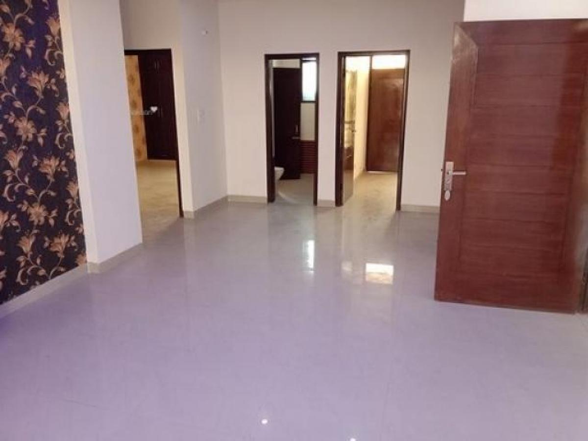 Casa de 3 dormitorios en Mohali, India No. 10733