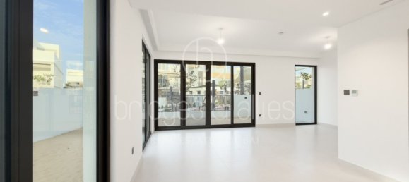 4 غرف نوم فيلا في دبي, UAE رقم 64790 4