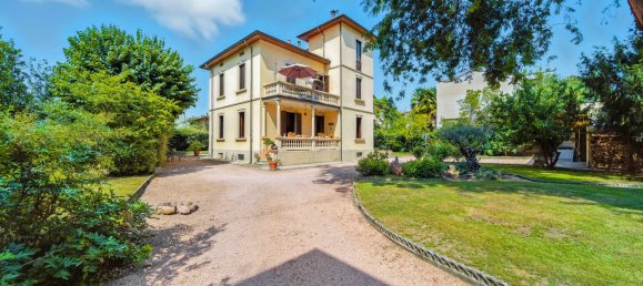 4 غرف نوم فيلا في Castronno, Italy رقم 338247 2