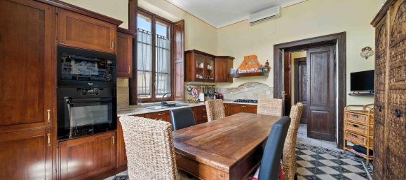 4 غرف نوم فيلا في Castronno, Italy رقم 338247 5