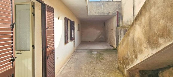 Casa de 5 habitaciónes en Spongano, Italy No. 34504 24