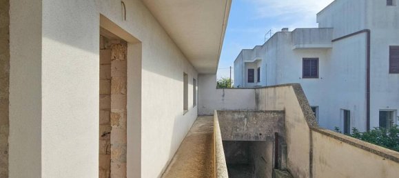 Casa de 5 habitaciónes en Spongano, Italy No. 34504 13