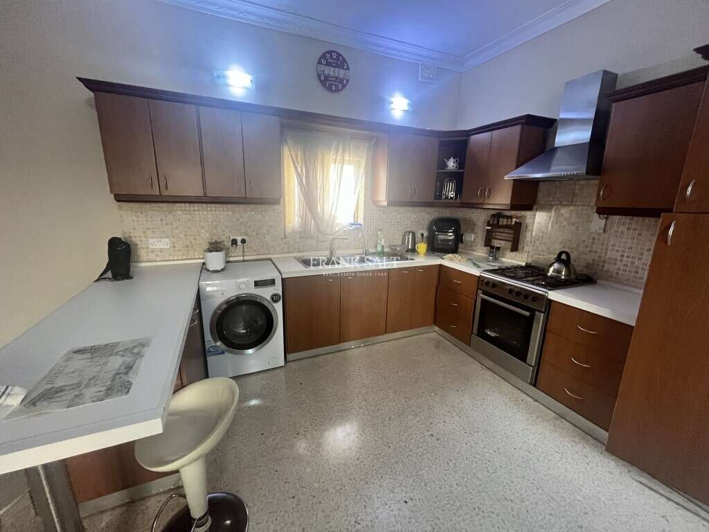 3 bedrooms Apartment in Fgura, Malta No. 8189