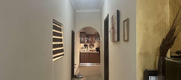 3 bedrooms Apartment in Fgura, Malta No. 8189 9