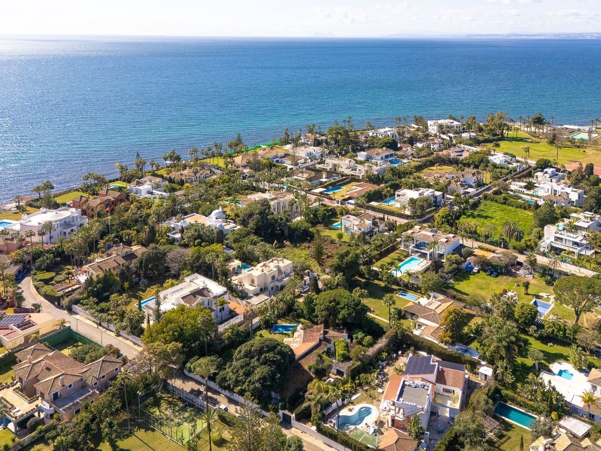 4 bedrooms Villa in Marbella, Spain No. 140756