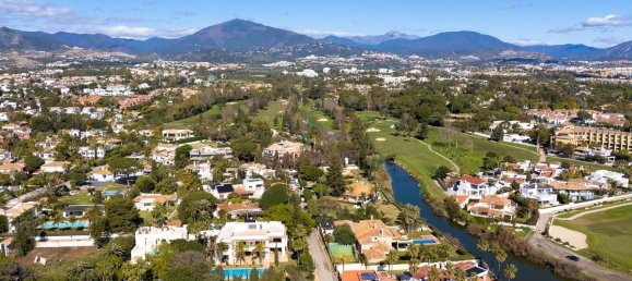 4 bedrooms Villa in Marbella, Spain No. 140756 3