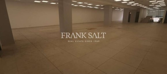 Oficina en Fgura, Malta 420 m² No. 13048 3