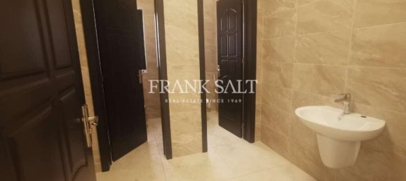 Oficina en Fgura, Malta 420 m² No. 13048 5