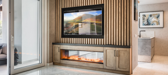 Apartamento de 3 dormitorios en Marbella, Spain No. 70998 2