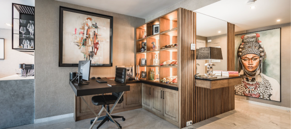 Apartamento de 3 dormitorios en Marbella, Spain No. 70998 3