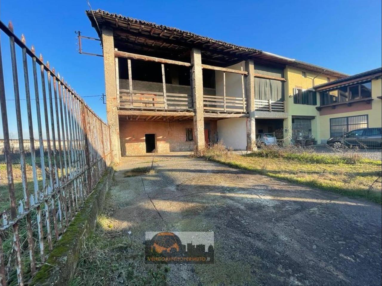5 rooms House in Romano di Lombardia, Italy No. 70157