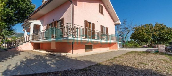 Квартира с 12 комнатами в Гаворрано, Италия № 213313 9