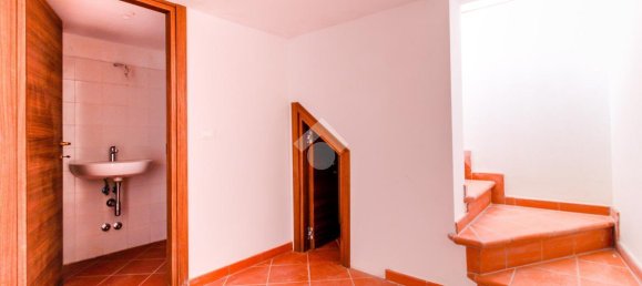 Apartamento de 2 divisões em L'Aquila, Italy N.º 9138 7