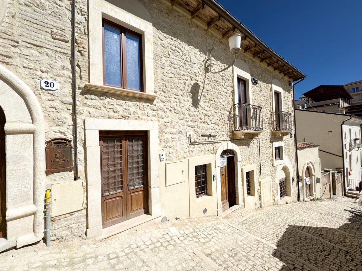 Apartamento de 2 divisões em L'Aquila, Italy N.º 9138