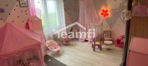 4 Schlafzimmer Haus in Civray, France, Nr. 233402 17