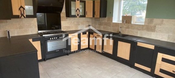 4 Schlafzimmer Haus in Civray, France, Nr. 233402 3