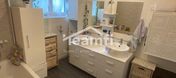 4 Schlafzimmer Haus in Civray, France, Nr. 233402 20