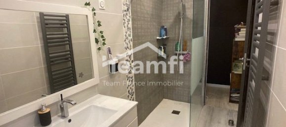 4 Schlafzimmer Haus in Civray, France, Nr. 233402 22