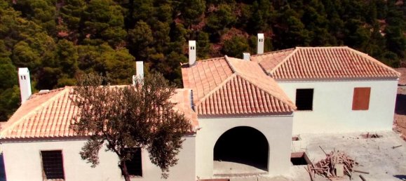 3 bedrooms Villa in Spetses, Greece No. 5201 3