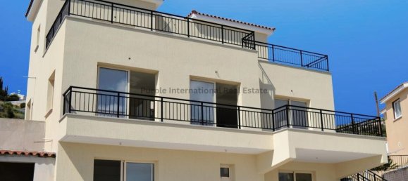 Вилла с 4 спальнями в Пейя, Кипр № 928 17