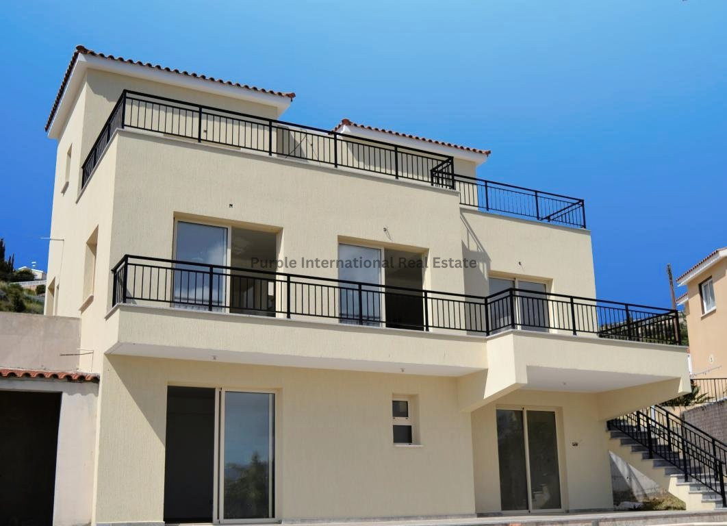 4 bedrooms Villa in Pegeia, Cyprus No. 928