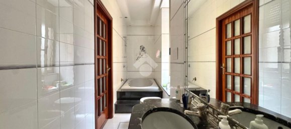 3 bedrooms Apartment in Naples, Italy No. 311571 40